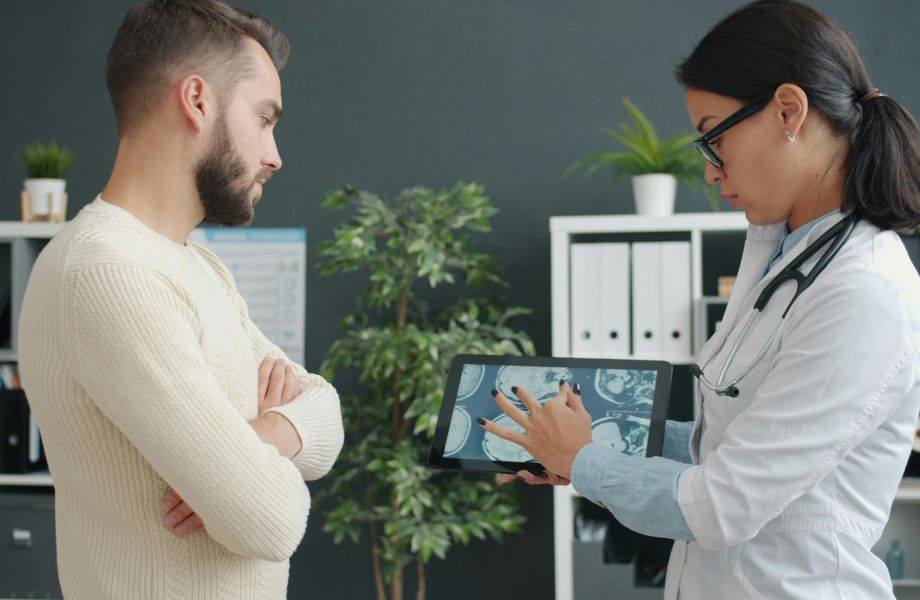 patient talking to doctor about glaucoma eye drops