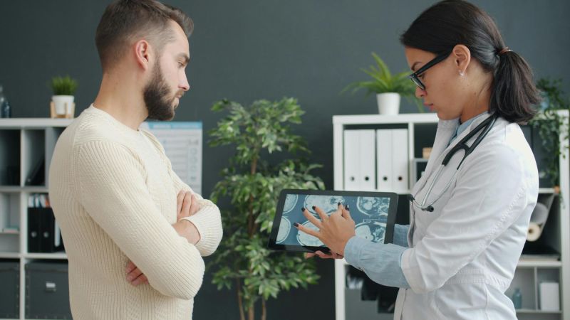 patient talking to doctor about glaucoma eye drops