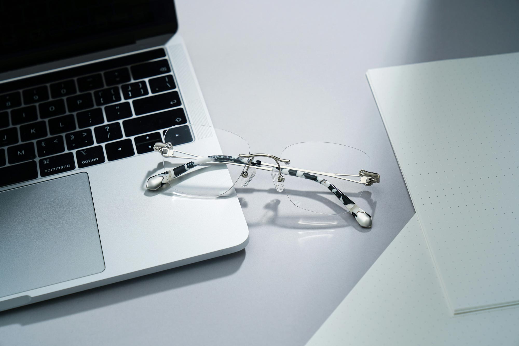 image of lenses to represent lenses to choose after LASIK